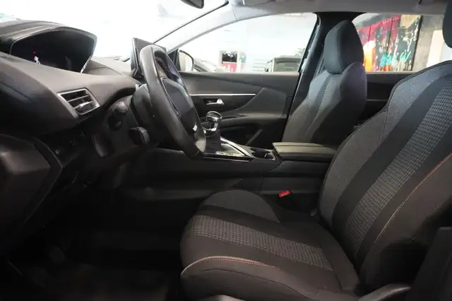 Peugeot 5008 view 8
