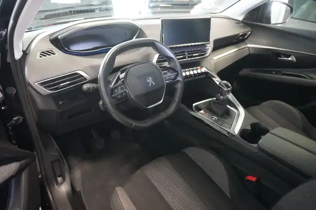 Peugeot 5008 view 7