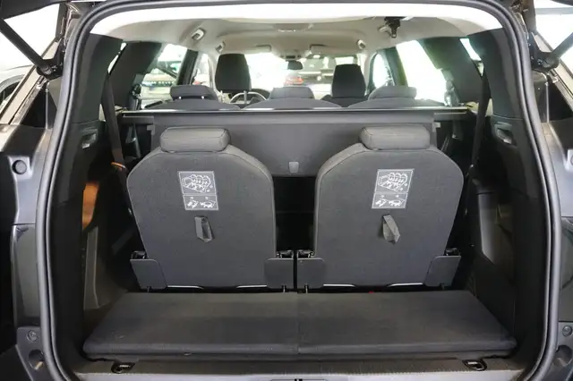 Peugeot 5008 view 11