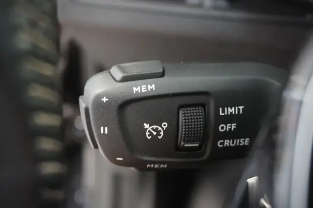 Peugeot 5008 view 15