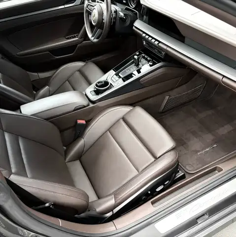 Porsche 992 Carrera 4 Cabrio-einmalige Ausstattung-Garantie Ansicht 35
