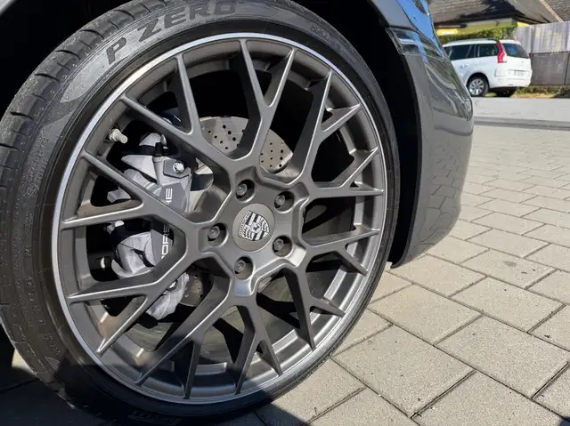 Porsche 992 Carrera 4 Cabrio-einmalige Ausstattung-Garantie Ansicht 23