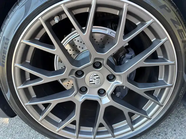 Porsche 992 Carrera 4 Cabrio-einmalige Ausstattung-Garantie Ansicht 9