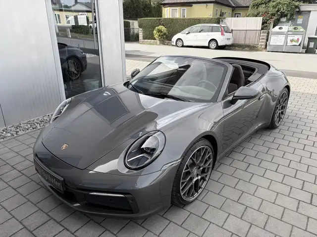 Porsche 992 Carrera 4 Cabrio-einmalige Ausstattung-Garantie Ansicht 40