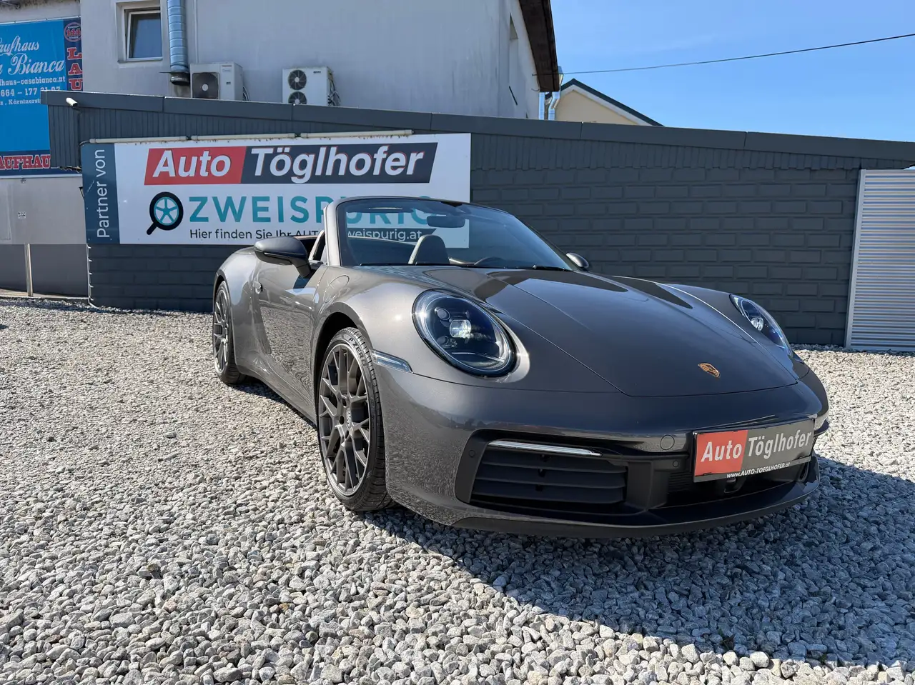 Porsche 992 Carrera 4 Cabrio-einmalige Ausstattung-Garantie