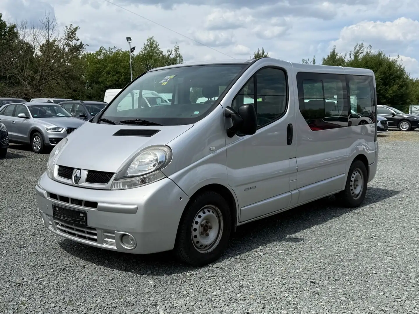 Renault Trafic Combi Generation Expression*5Sitzer*Klima Grau - 2