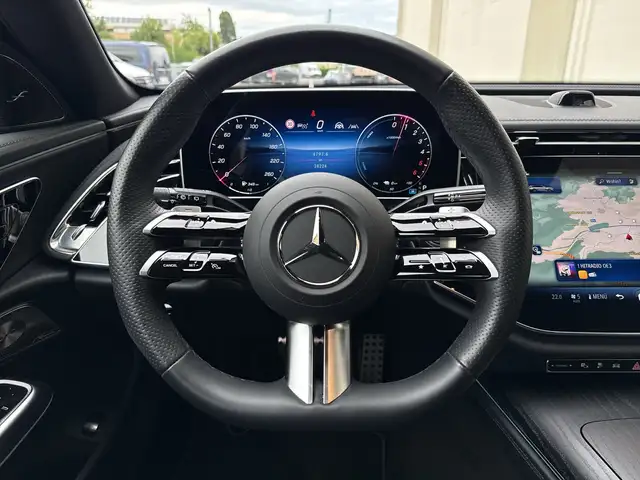 Mercedes-Benz E-Class view 9