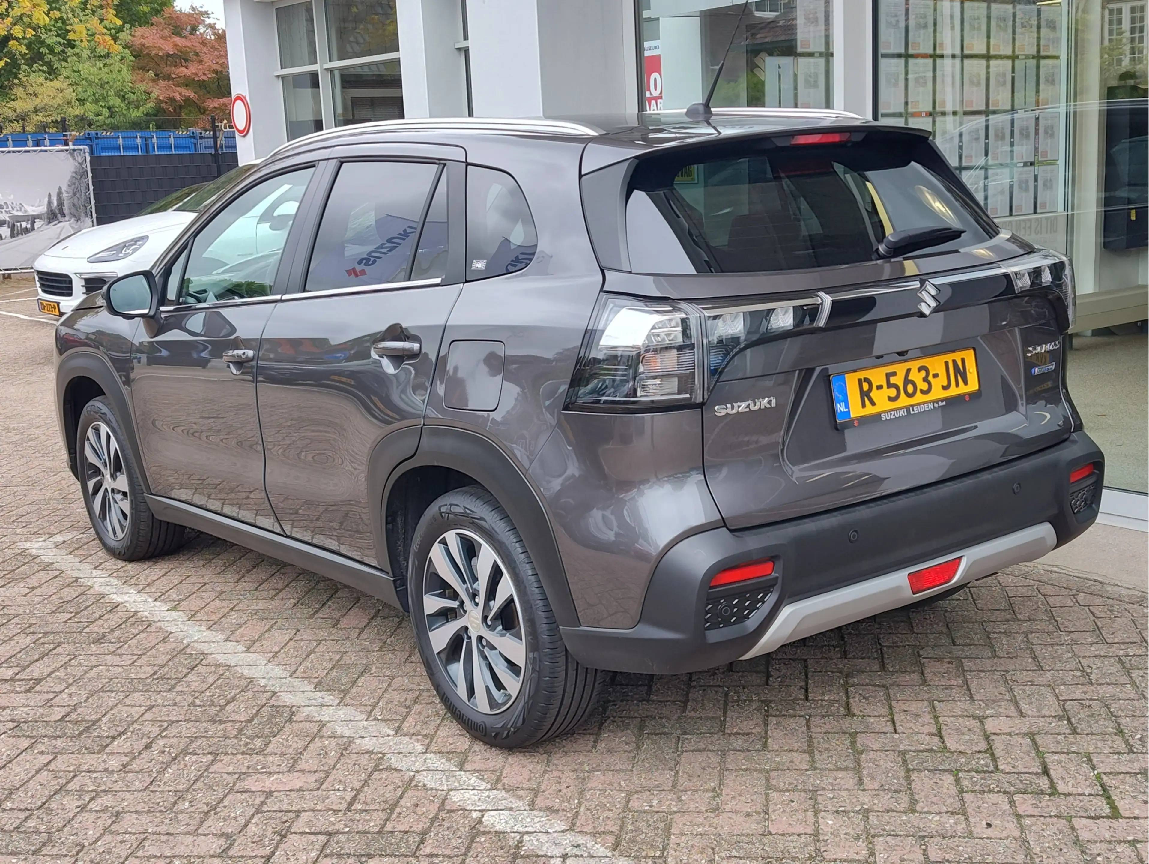 Suzuki S-Cross 1.4 BOOSTERJET STYLE SMART HYBRID AUT. Open dak | — photo 3