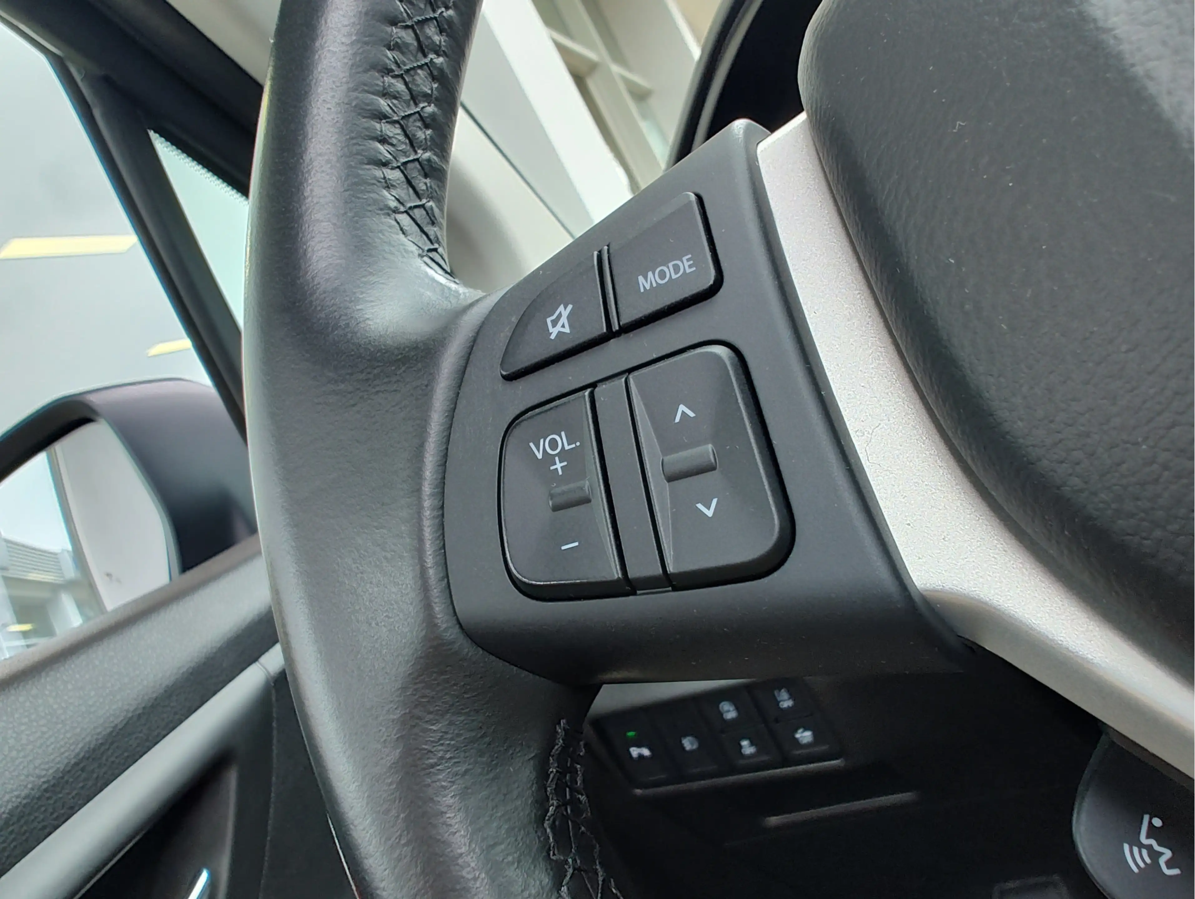 Suzuki S-Cross 1.4 BOOSTERJET STYLE SMART HYBRID AUT. Open dak | — photo 23