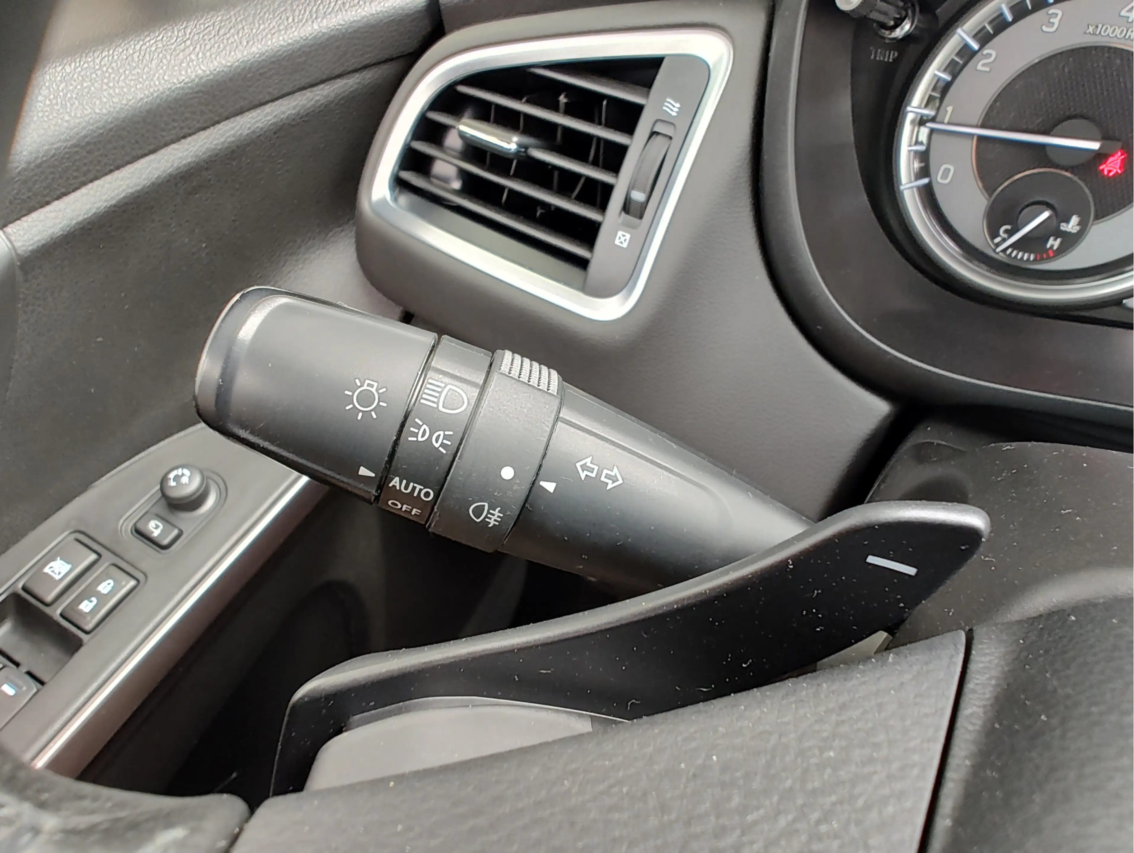 Suzuki S-Cross 1.4 BOOSTERJET STYLE SMART HYBRID AUT. Open dak | — photo 32