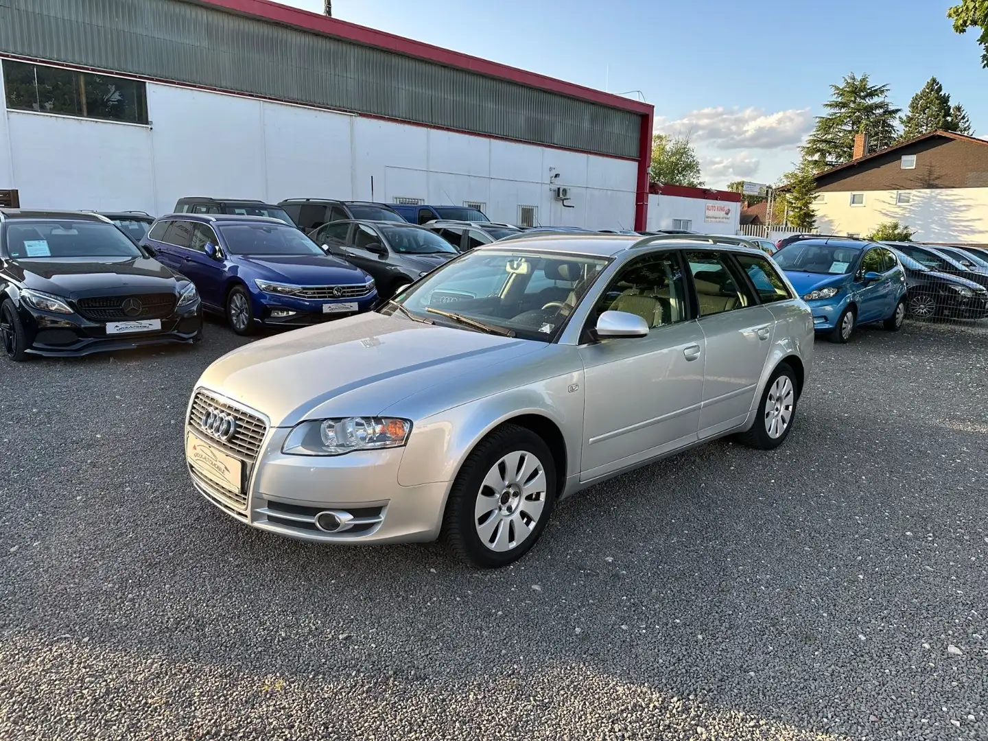 Audi A4 Avant 2.0i TÜV 150.000km Silber - 1