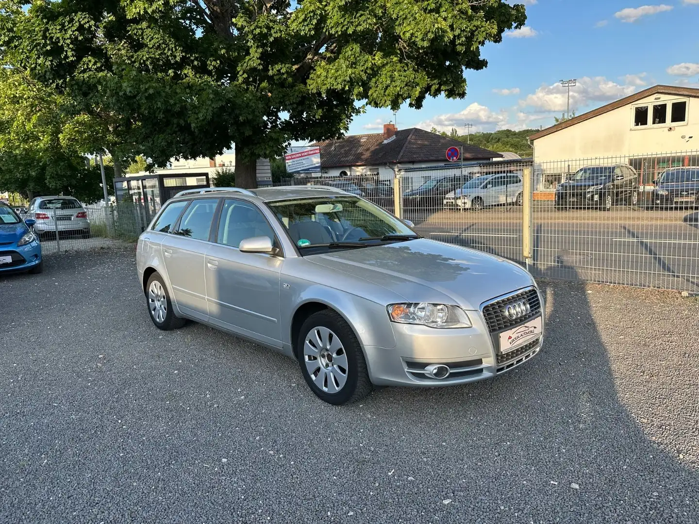 Audi A4 Avant 2.0i TÜV 150.000km Silber - 2