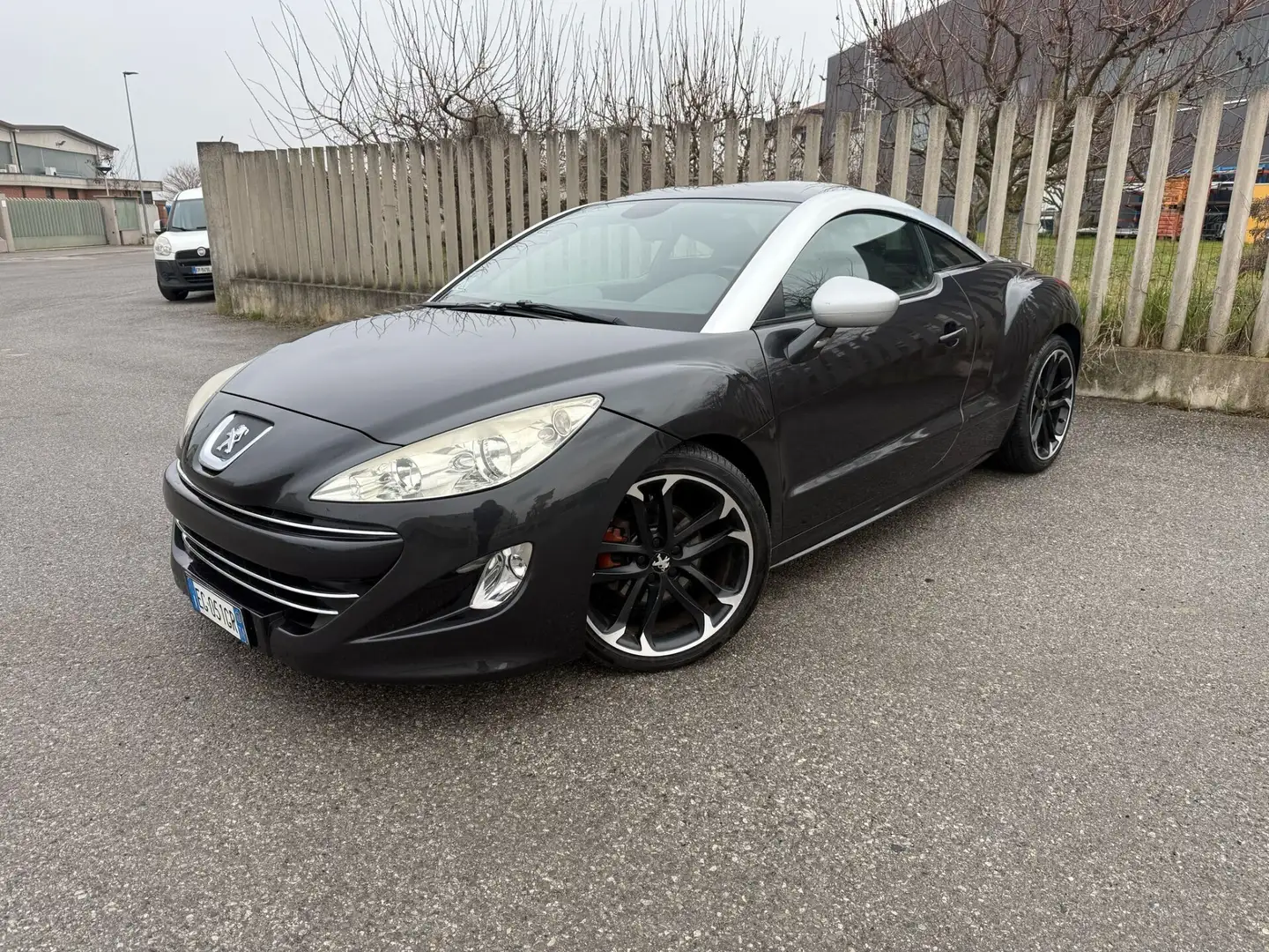 Peugeot RCZ 2.0 HDi 163CV Nero - 2