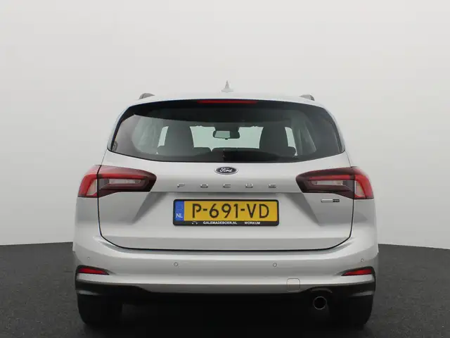 Ford Focus view 4