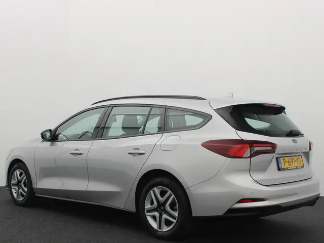 Ford Focus view 3