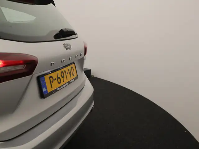 Ford Focus view 5