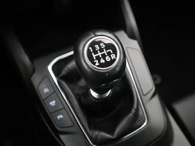 Ford Focus view 13