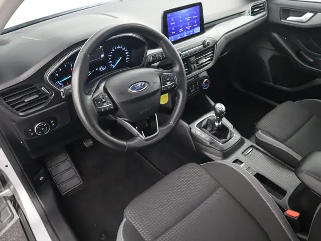 Ford Focus view 8