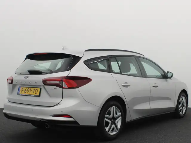 Ford Focus view 15