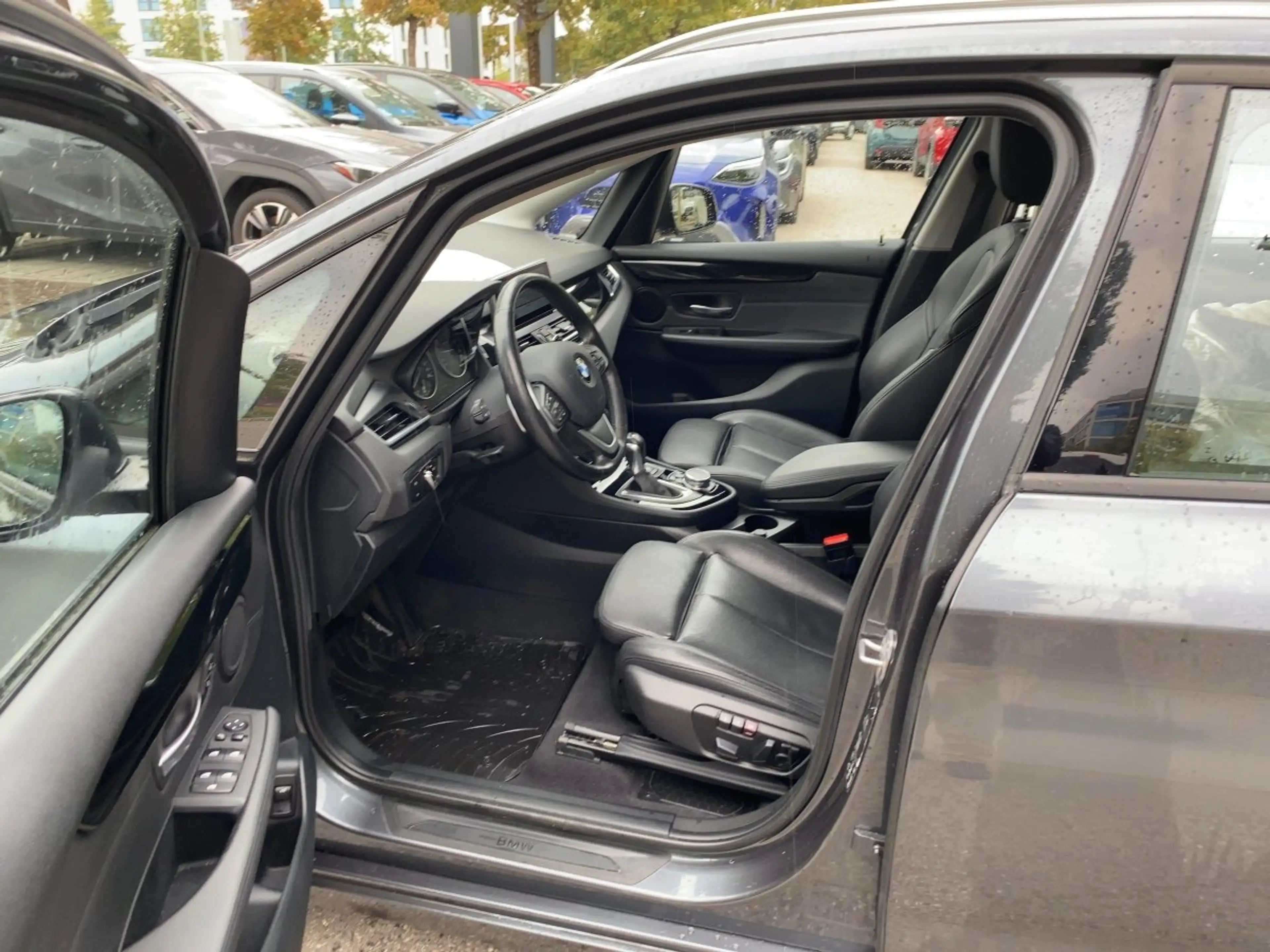 BMW 225 225i Active Tourer xDrive Advantage Line — photo 11