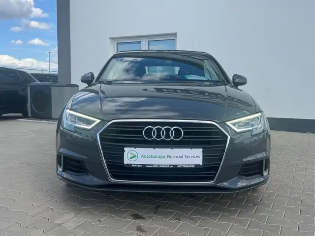 Audi A3 Cabriolet view 4