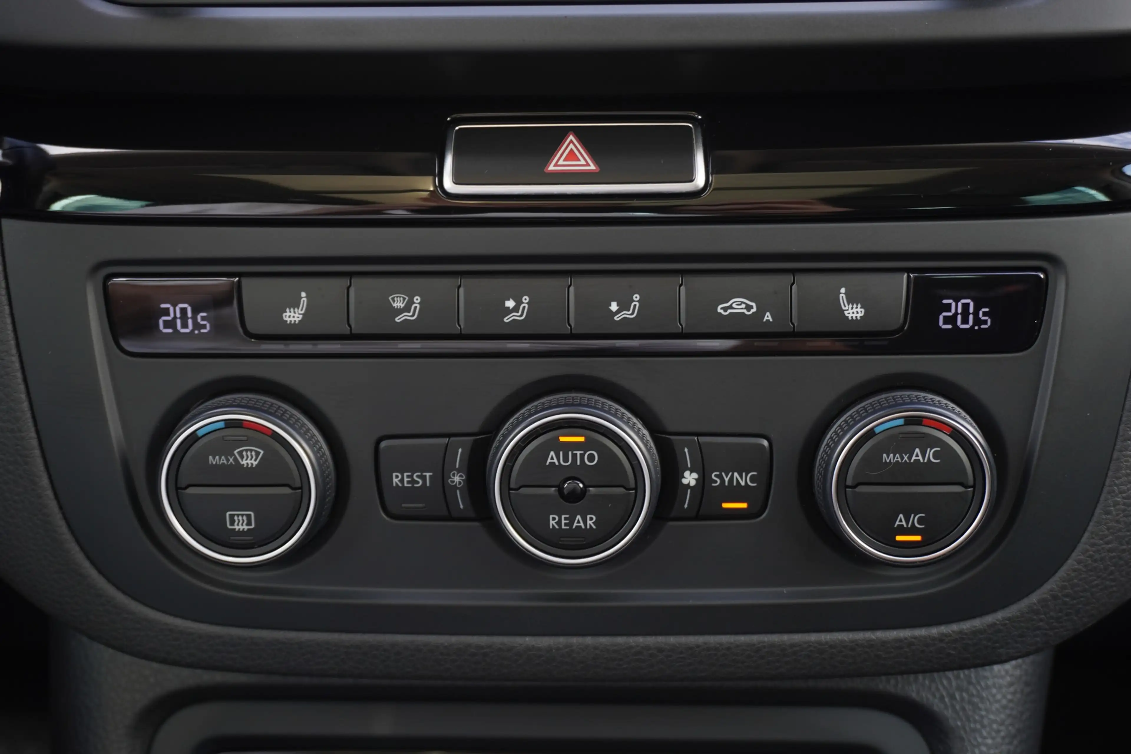 SEAT Alhambra 1.4 TSI DSG FR Bi-Xenon Navi 7-Sitzer — photo 15