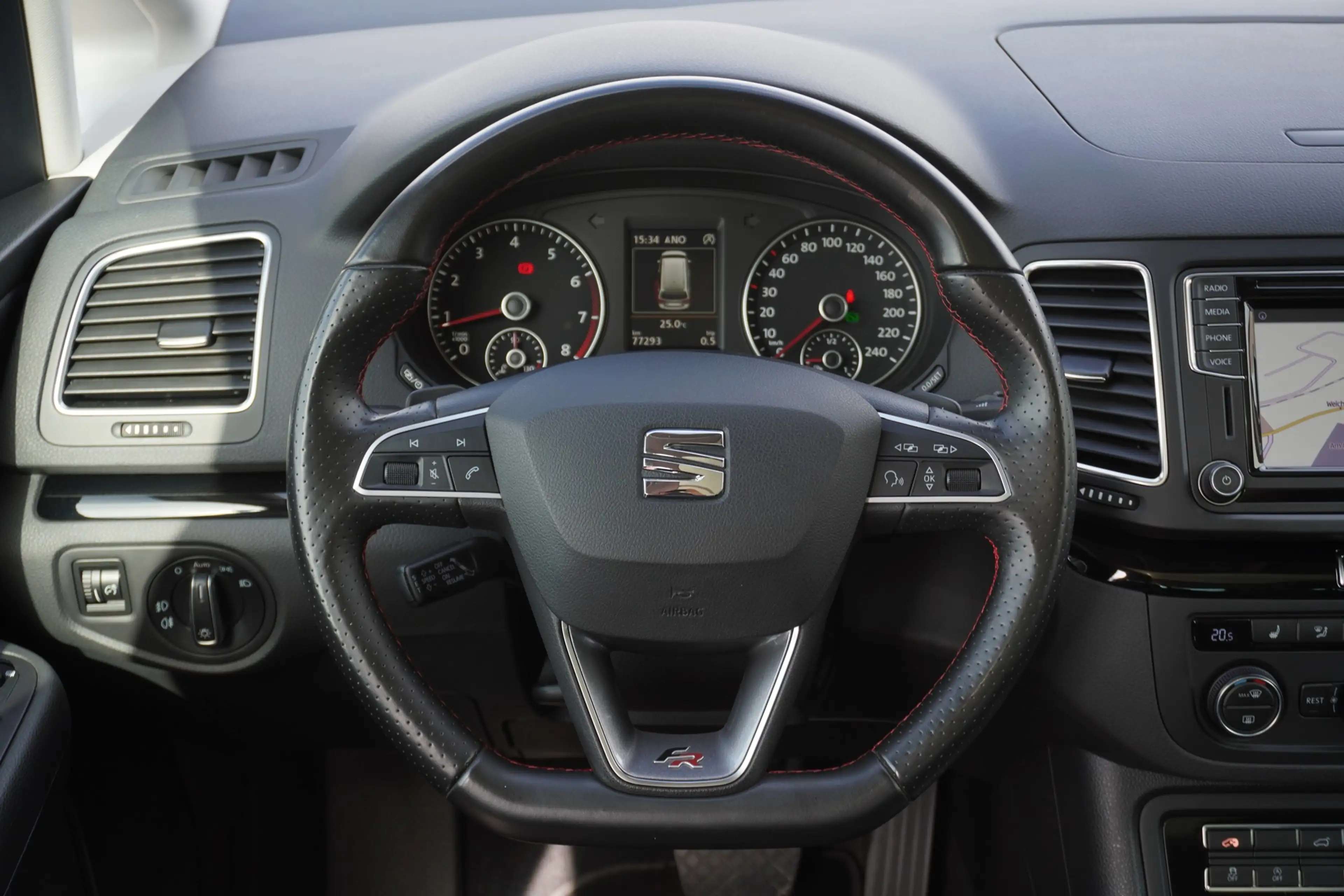 SEAT Alhambra 1.4 TSI DSG FR Bi-Xenon Navi 7-Sitzer — photo 18