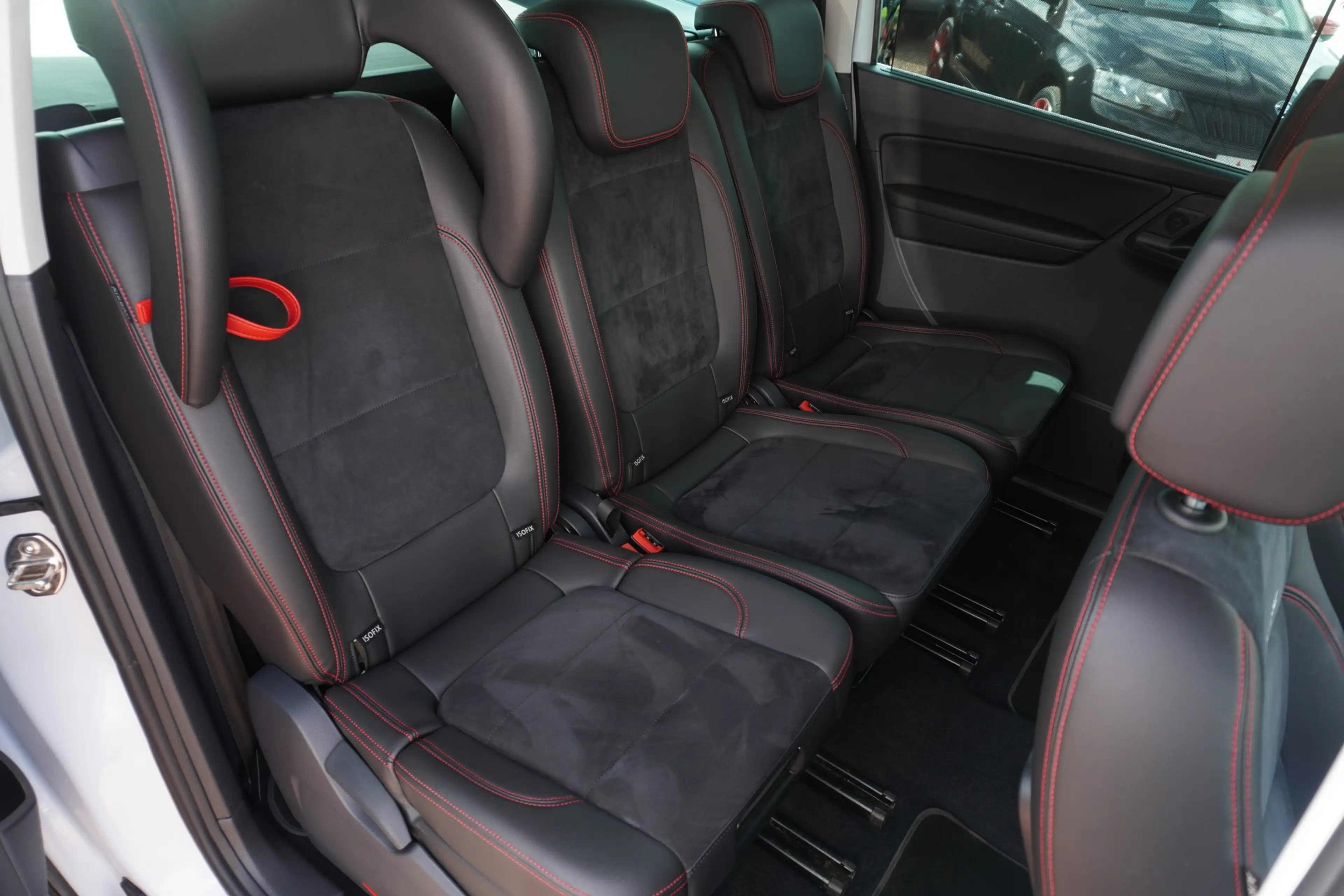 SEAT Alhambra 1.4 TSI DSG FR Bi-Xenon Navi 7-Sitzer — photo 11