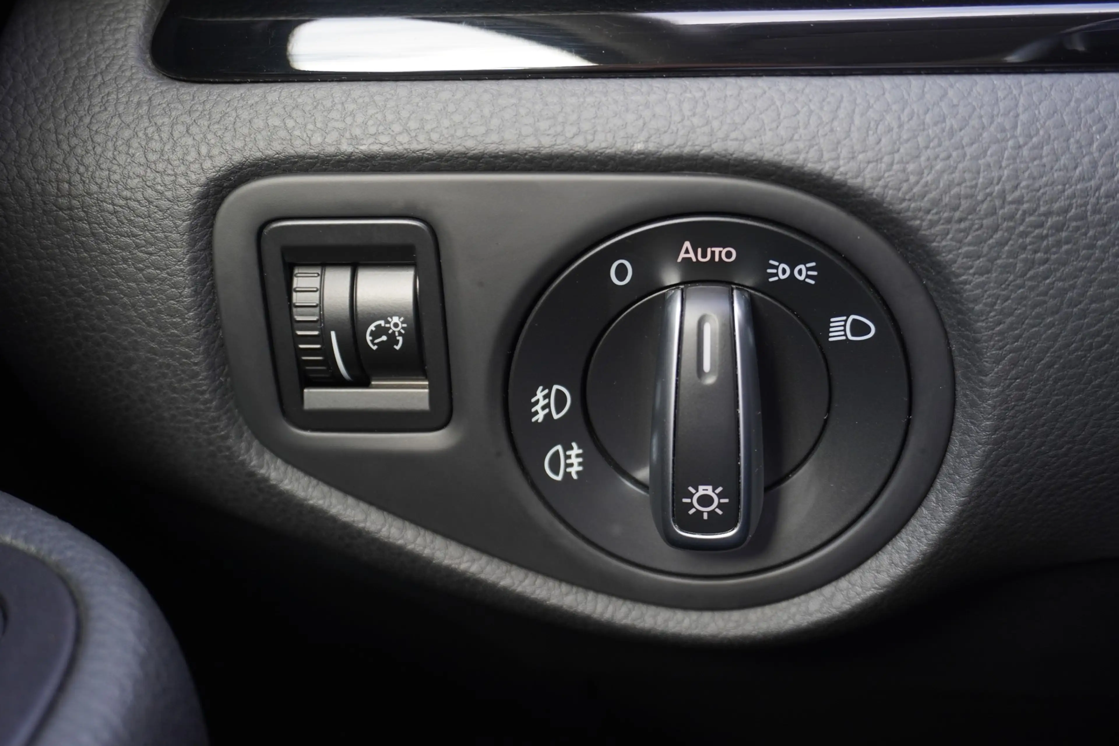 SEAT Alhambra 1.4 TSI DSG FR Bi-Xenon Navi 7-Sitzer — photo 26