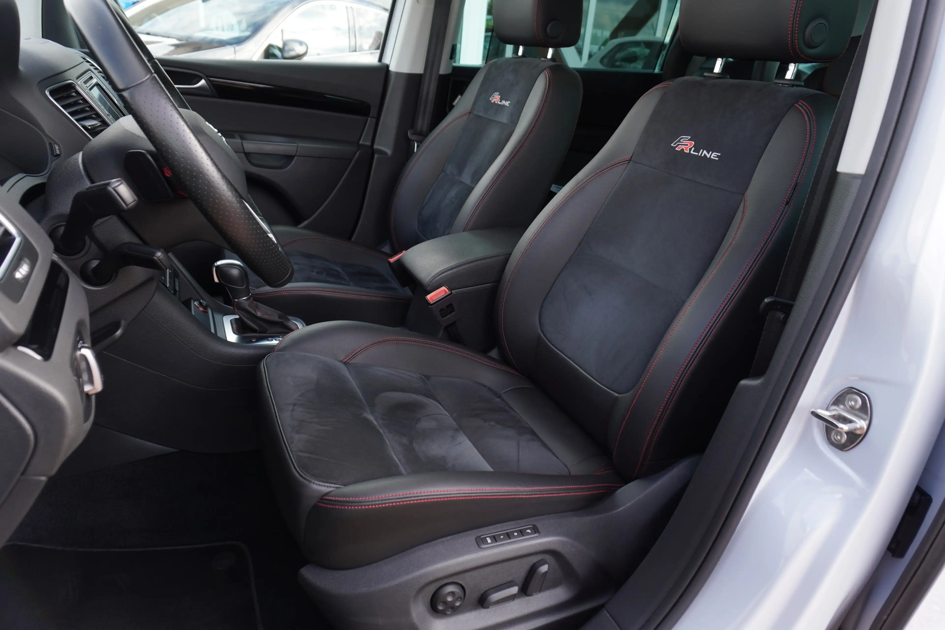 SEAT Alhambra 1.4 TSI DSG FR Bi-Xenon Navi 7-Sitzer — photo 8