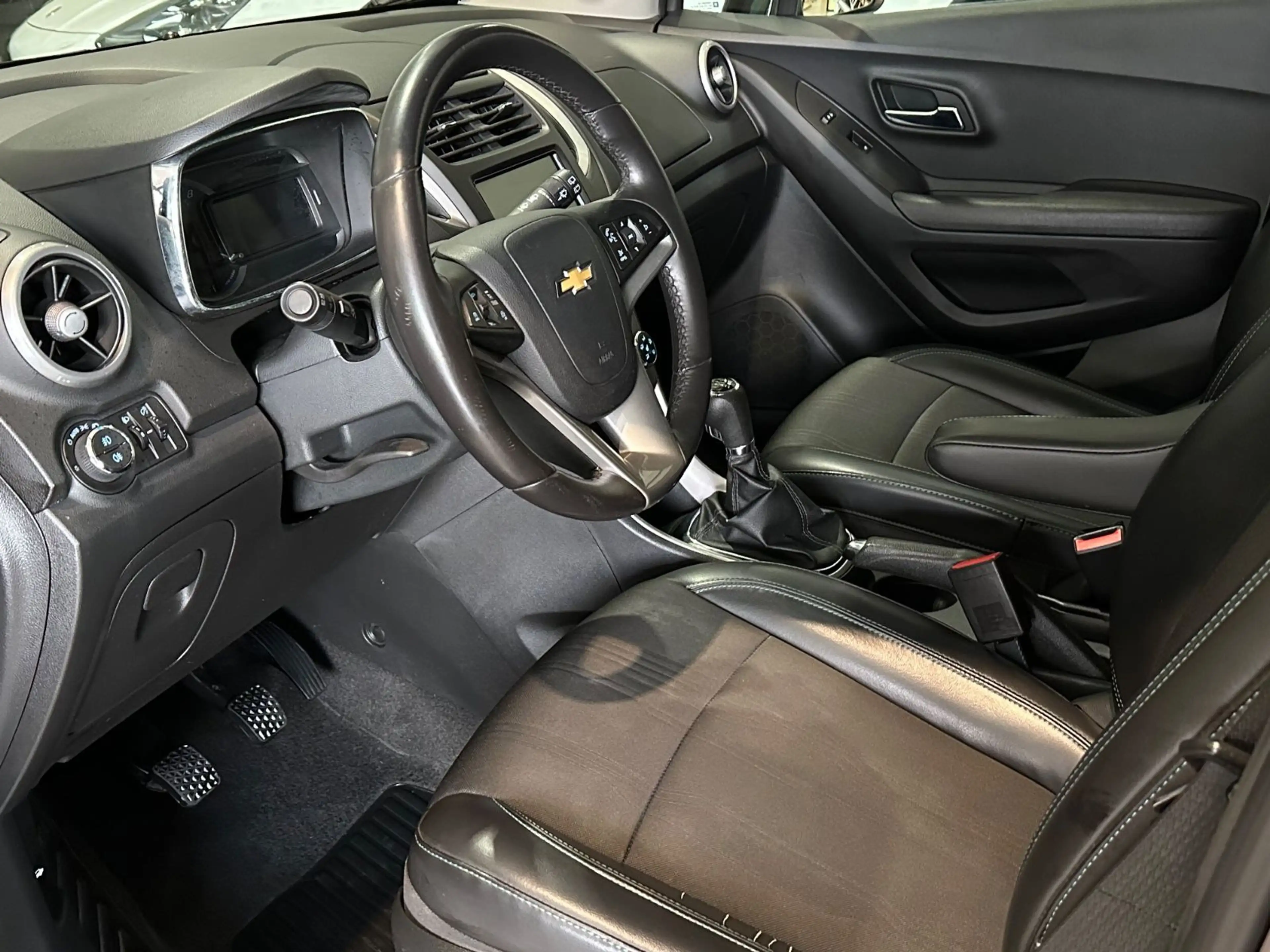 Chevrolet Trax 1.4 Turbo 4x4 LT *Tempo,Blueth.,Multif.* — photo 6