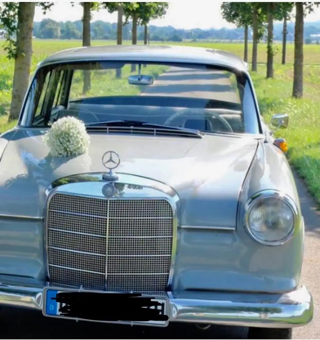 Mercedes-Benz 190 C/W110/HECKFLOSSE Oldtimer EZ1964 Gris - 1