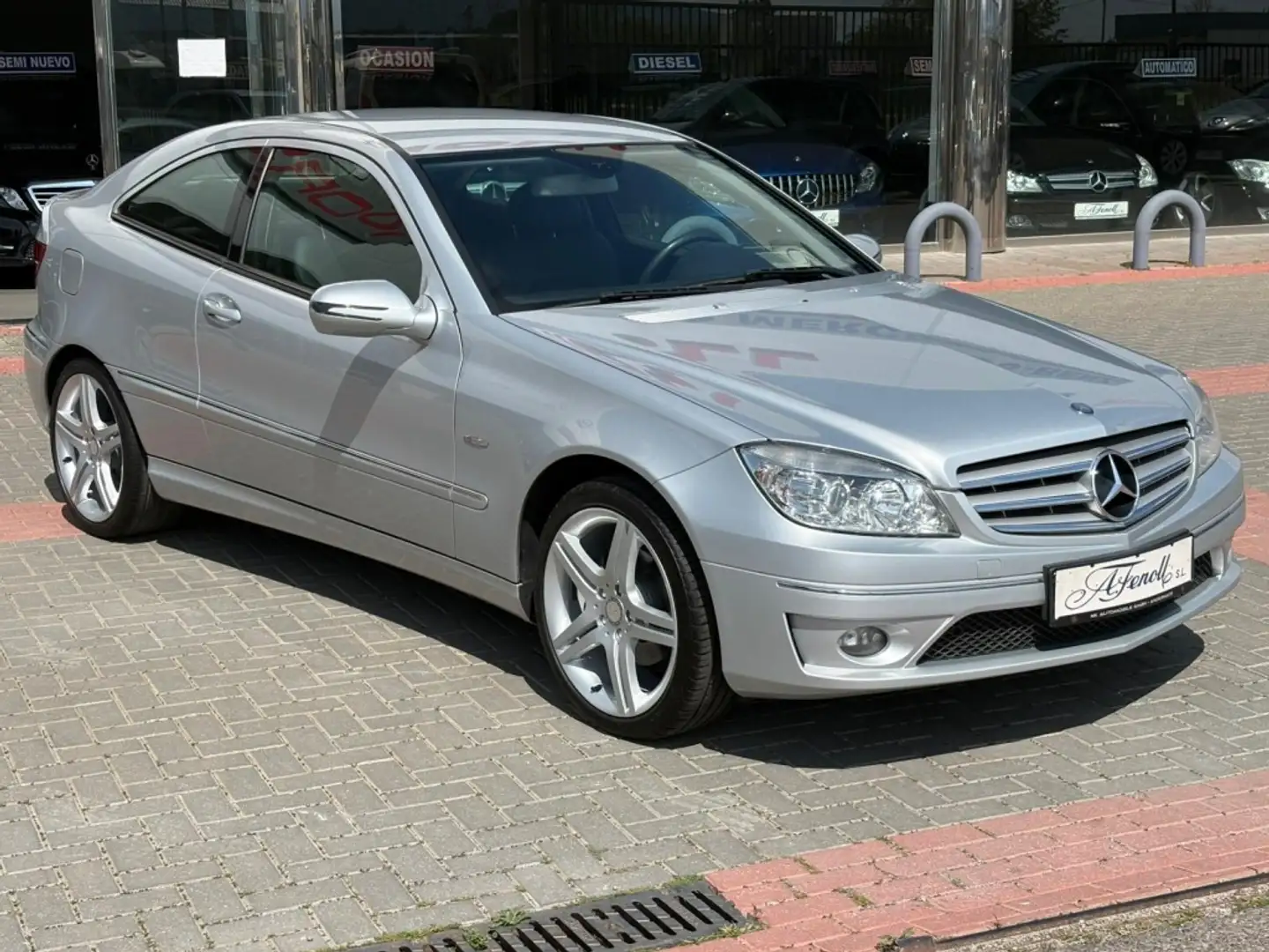 Mercedes-Benz CLC 160 BE Gris - 1