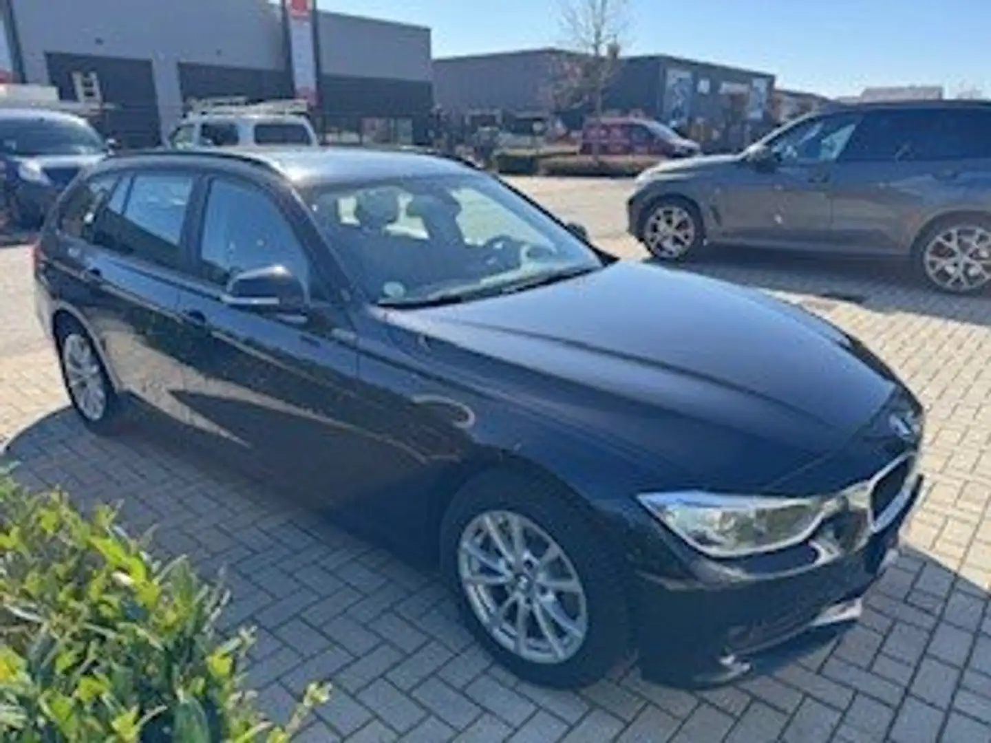 BMW 320 320d GT Zwart - 2