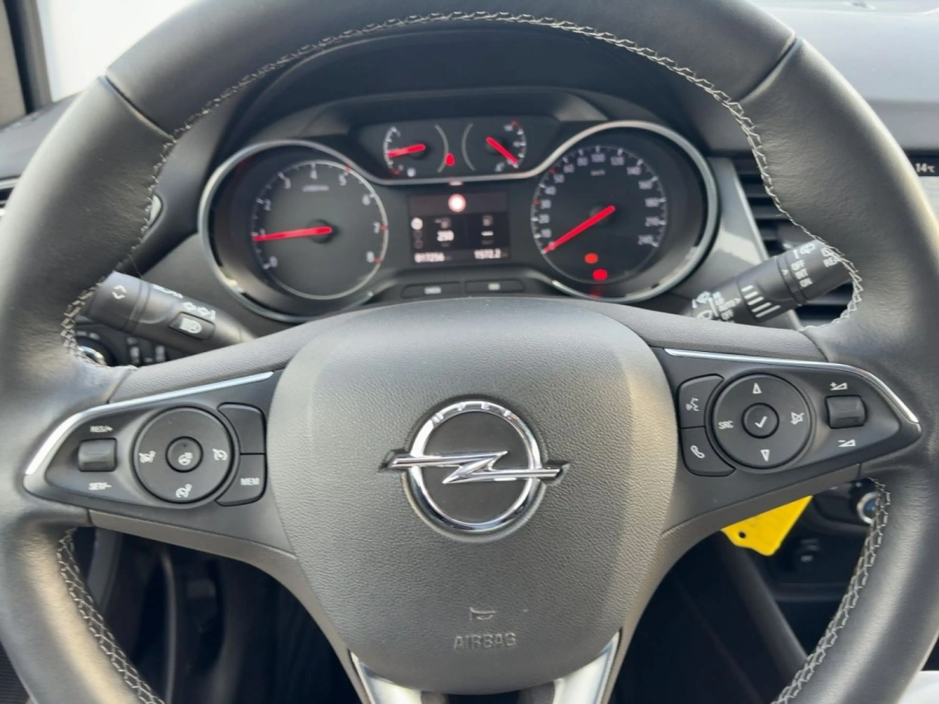 Opel Crossland Elegance Tech-Paket, AHK — photo 12