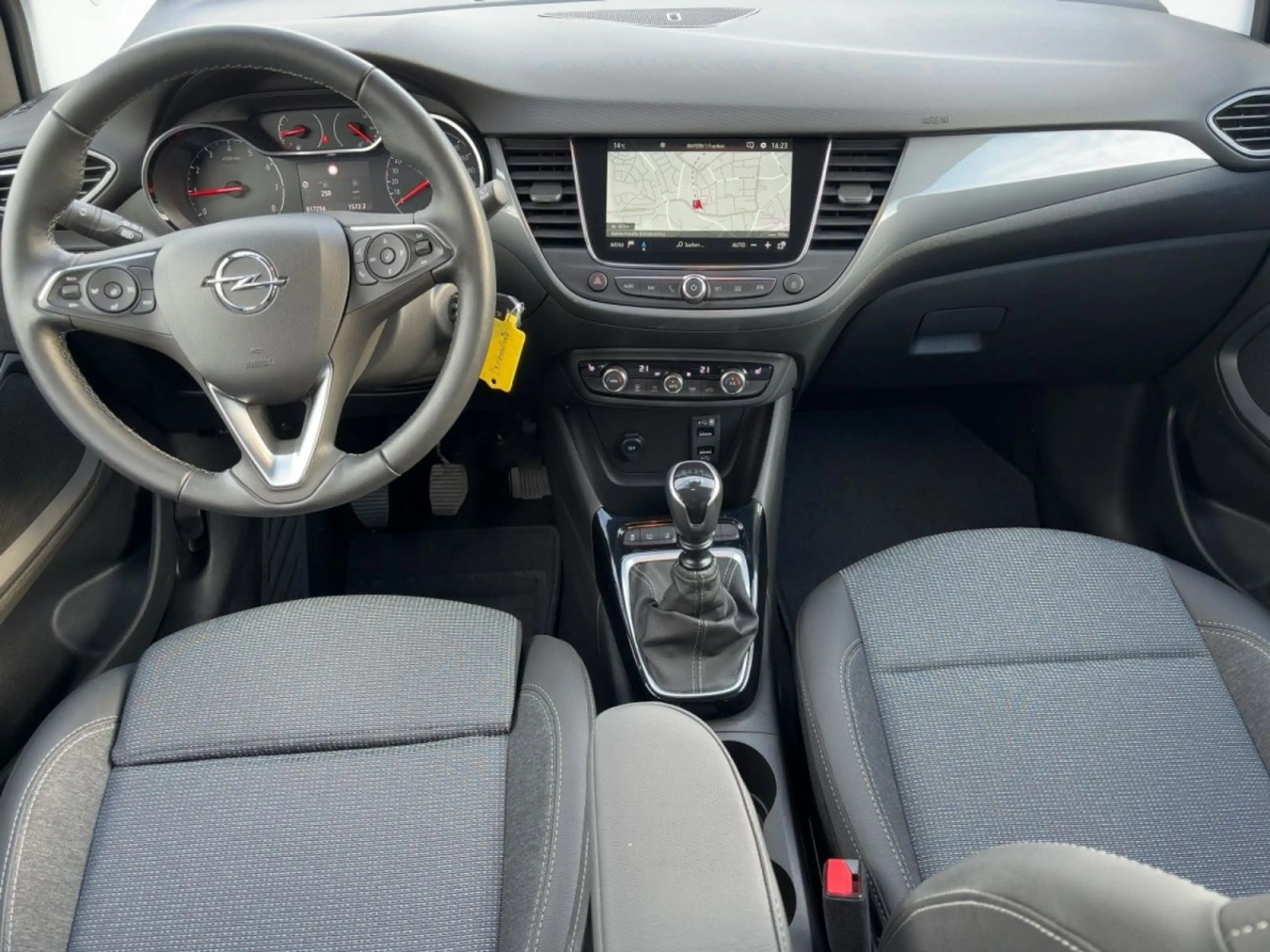 Opel Crossland Elegance Tech-Paket, AHK — photo 11