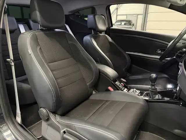 Renault Megane view 13