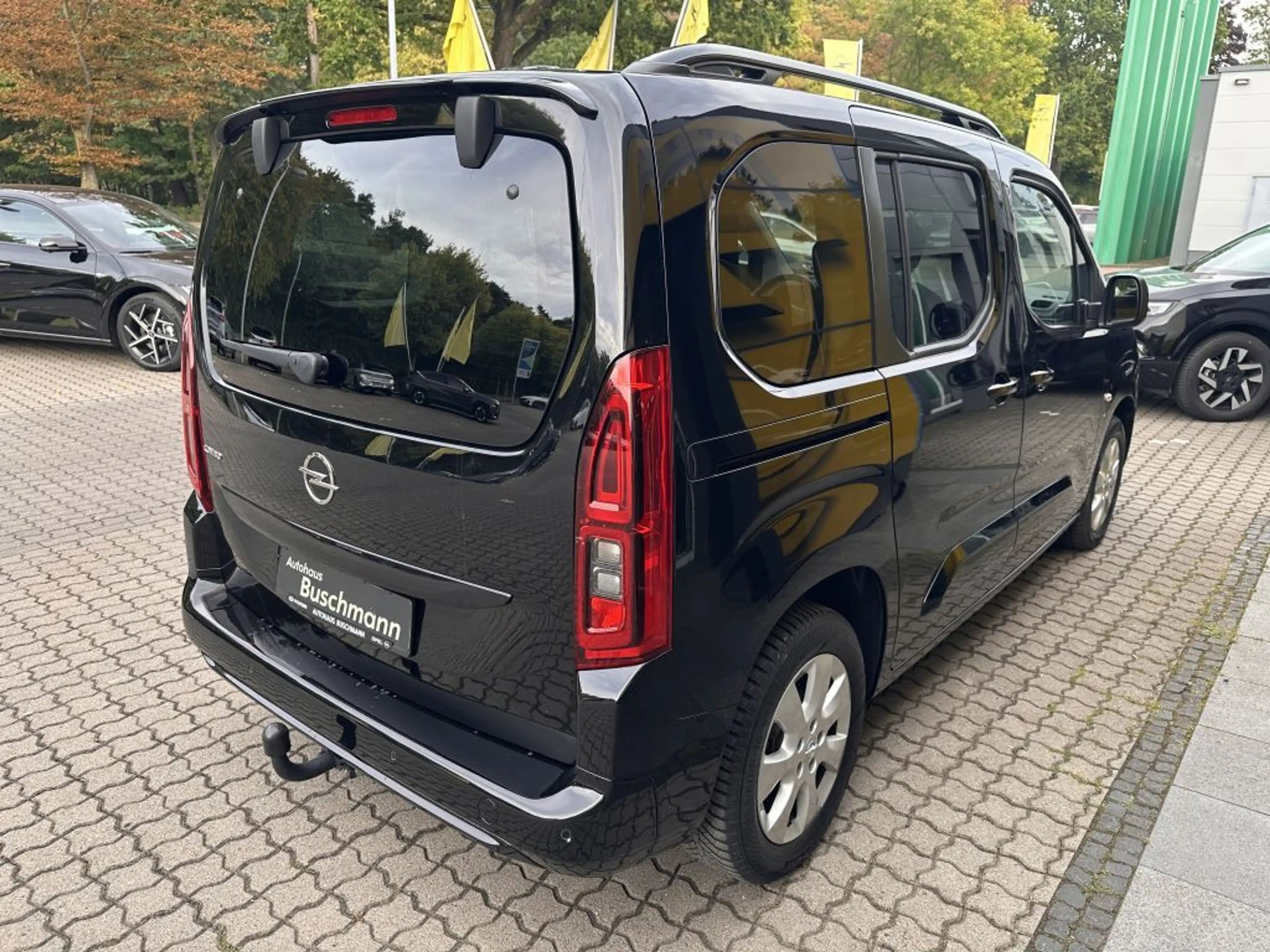 Opel Combo Life Ultimate AT +AHK+RFK+ — photo 4