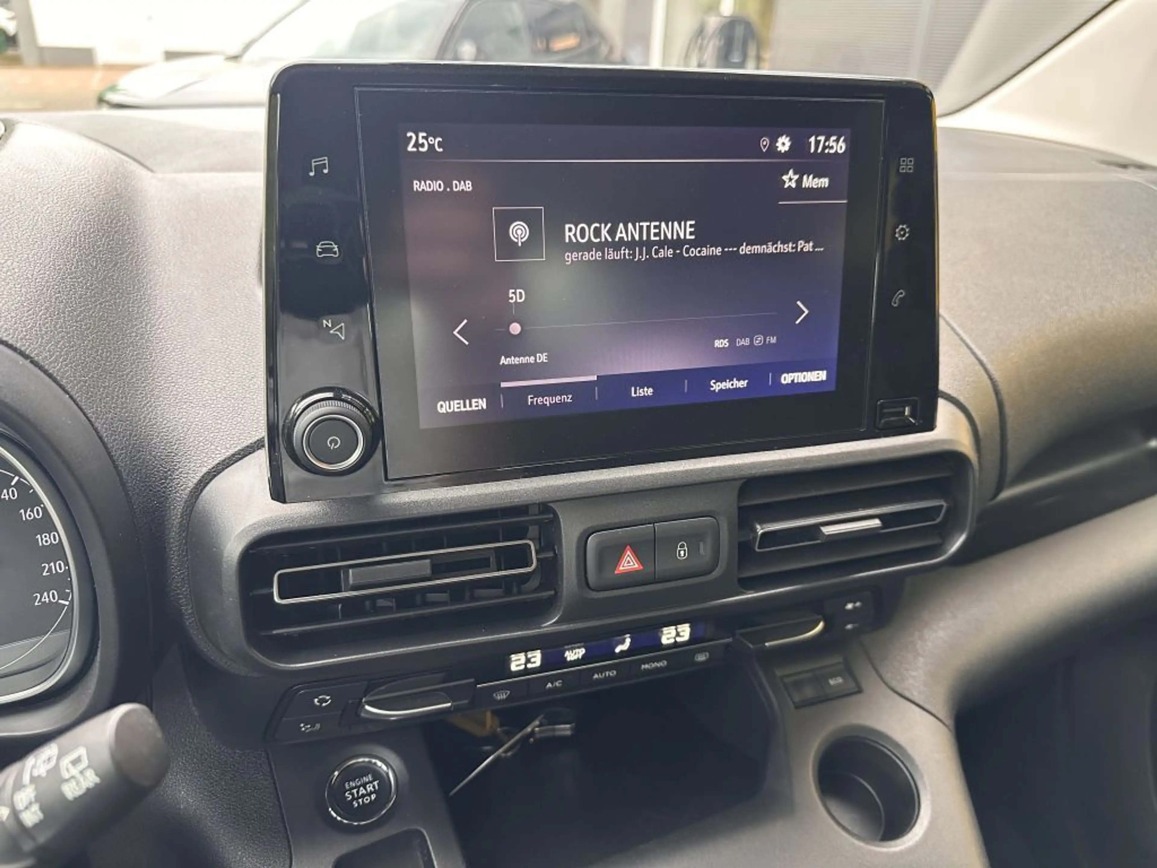 Opel Combo Life Ultimate AT +AHK+RFK+ — photo 13