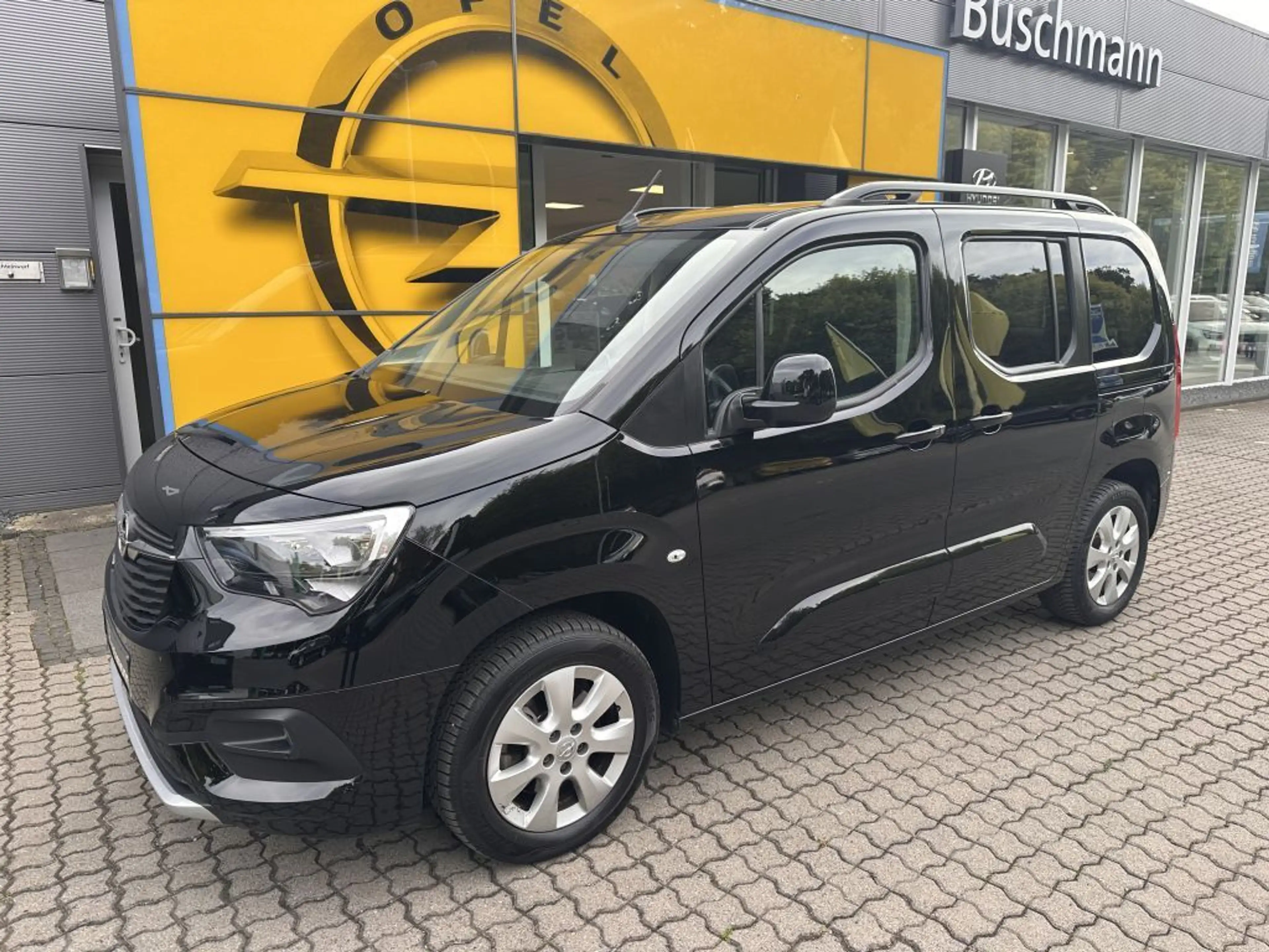 Opel Combo Life Ultimate AT +AHK+RFK+