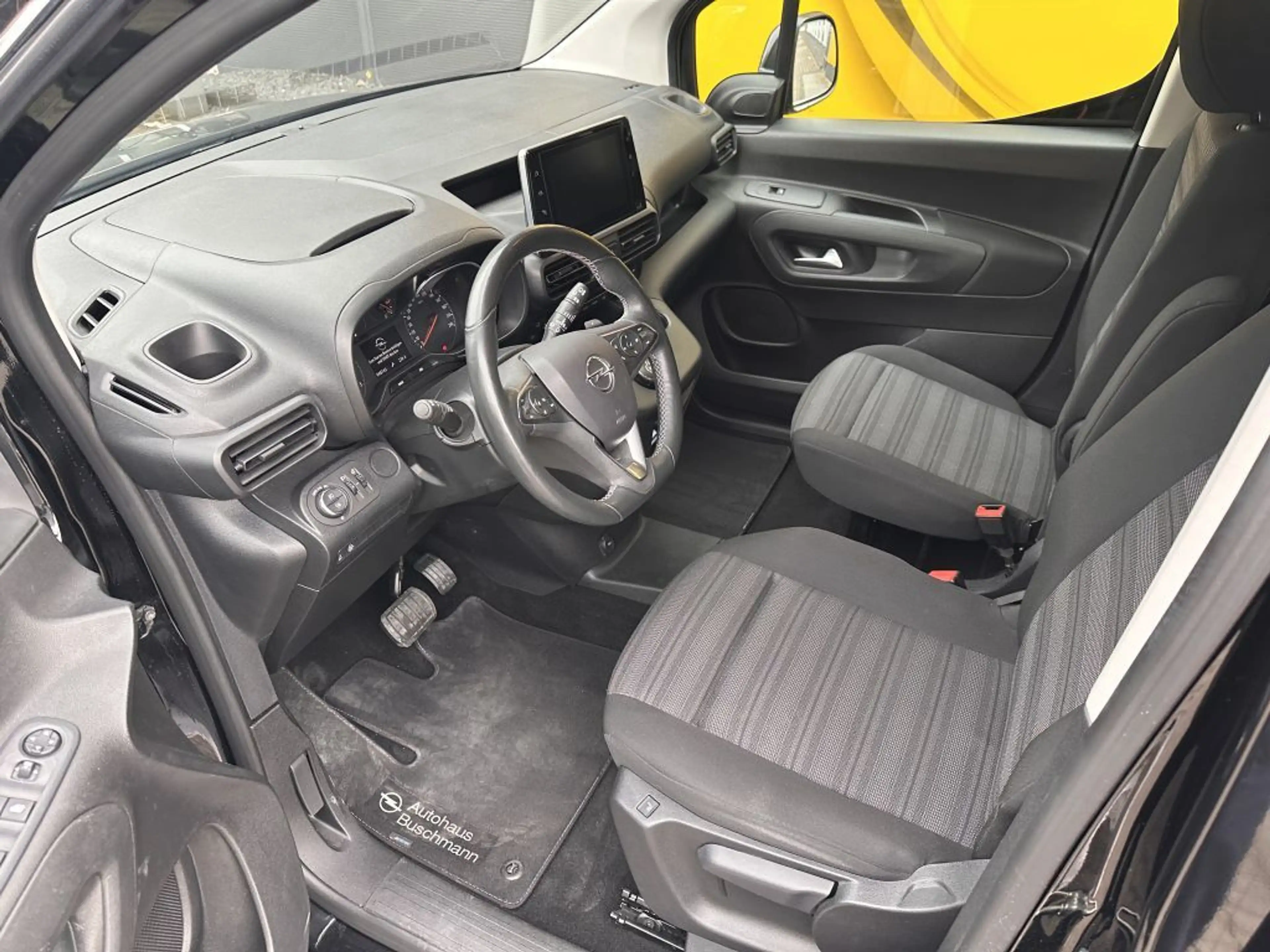 Opel Combo Life Ultimate AT +AHK+RFK+ — photo 10