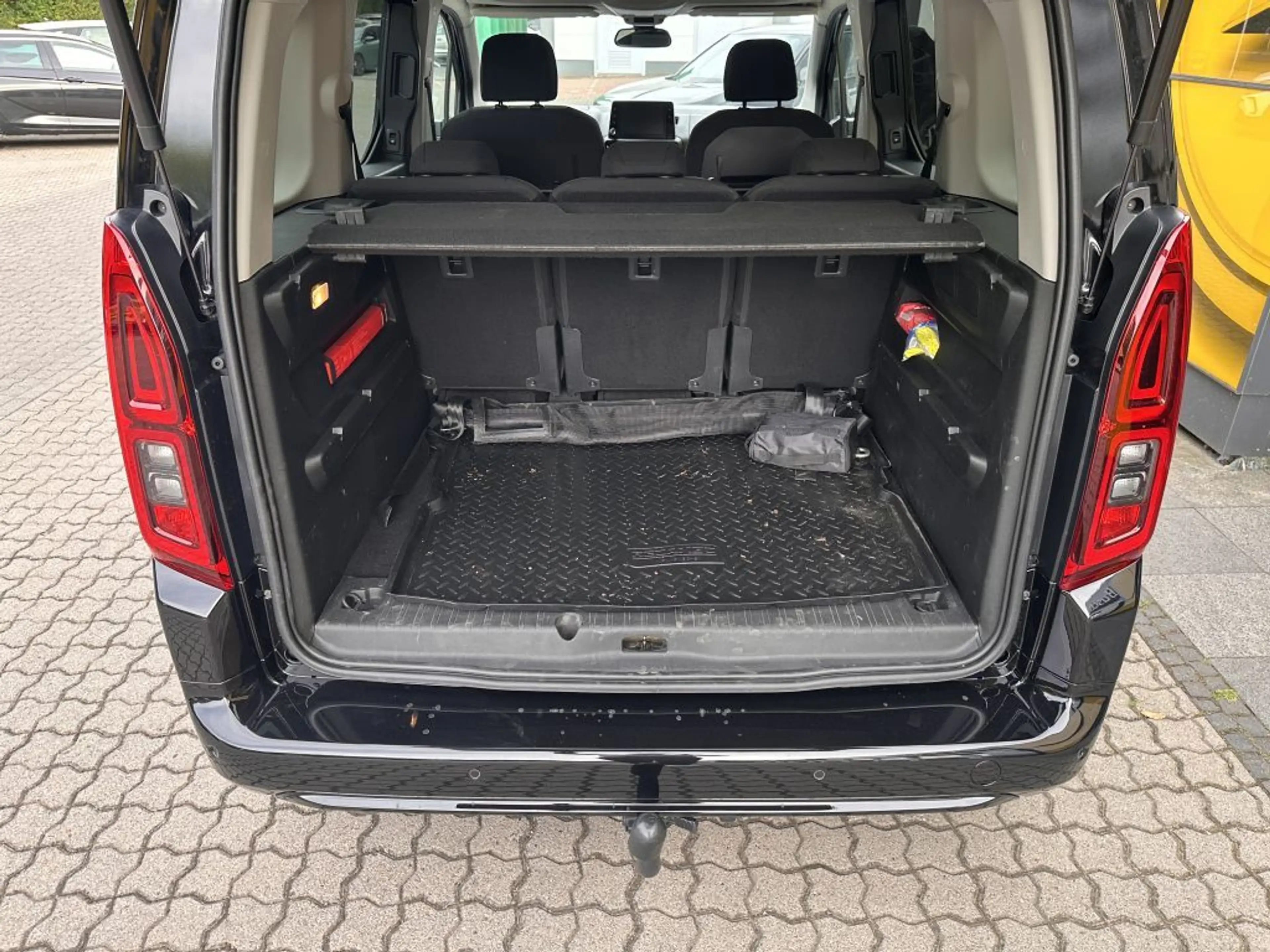 Opel Combo Life Ultimate AT +AHK+RFK+ — photo 7