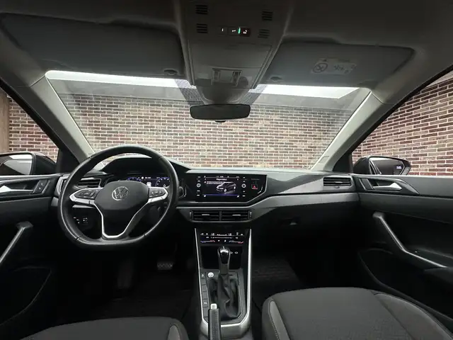 Volkswagen Polo view 9
