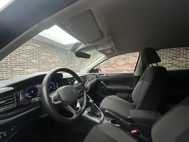 Volkswagen Polo view 3
