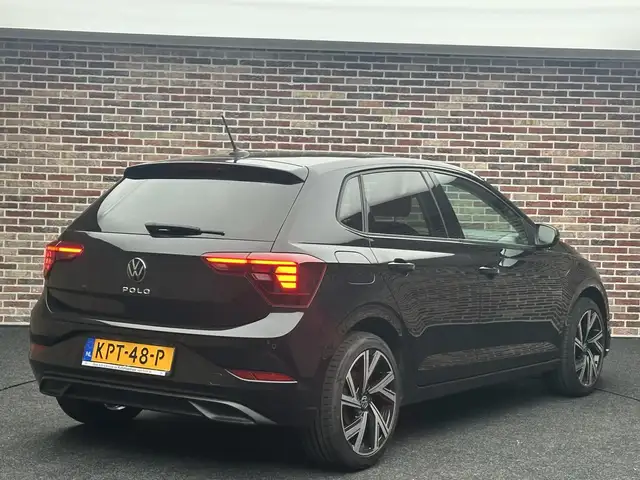 Volkswagen Polo view 2