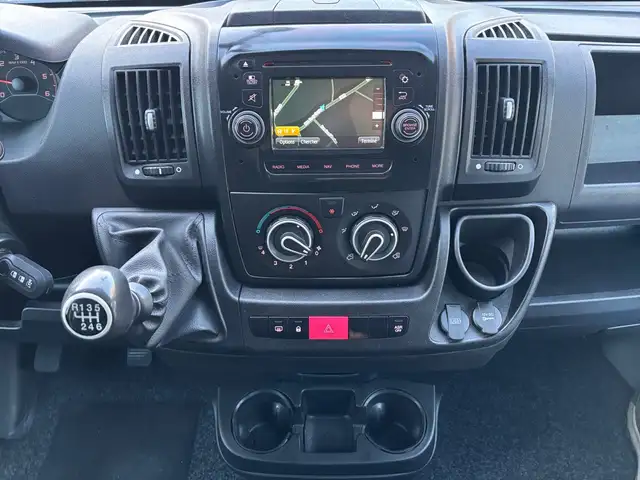 Peugeot Boxer view 11