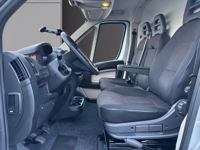 Peugeot Boxer view 12