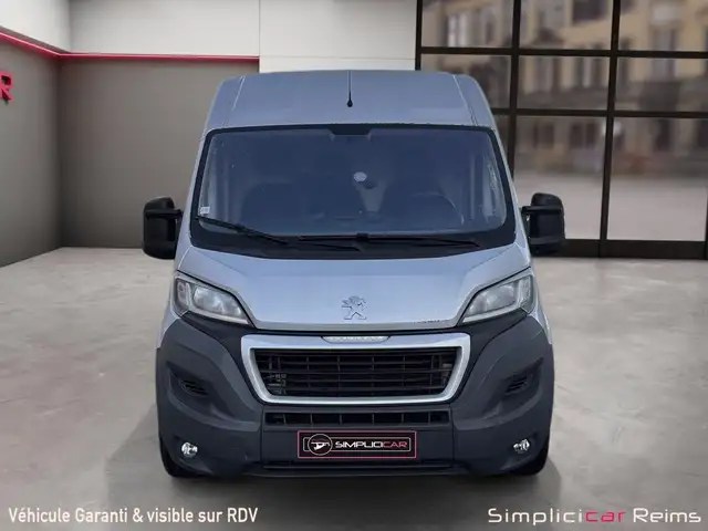 Peugeot Boxer view 2