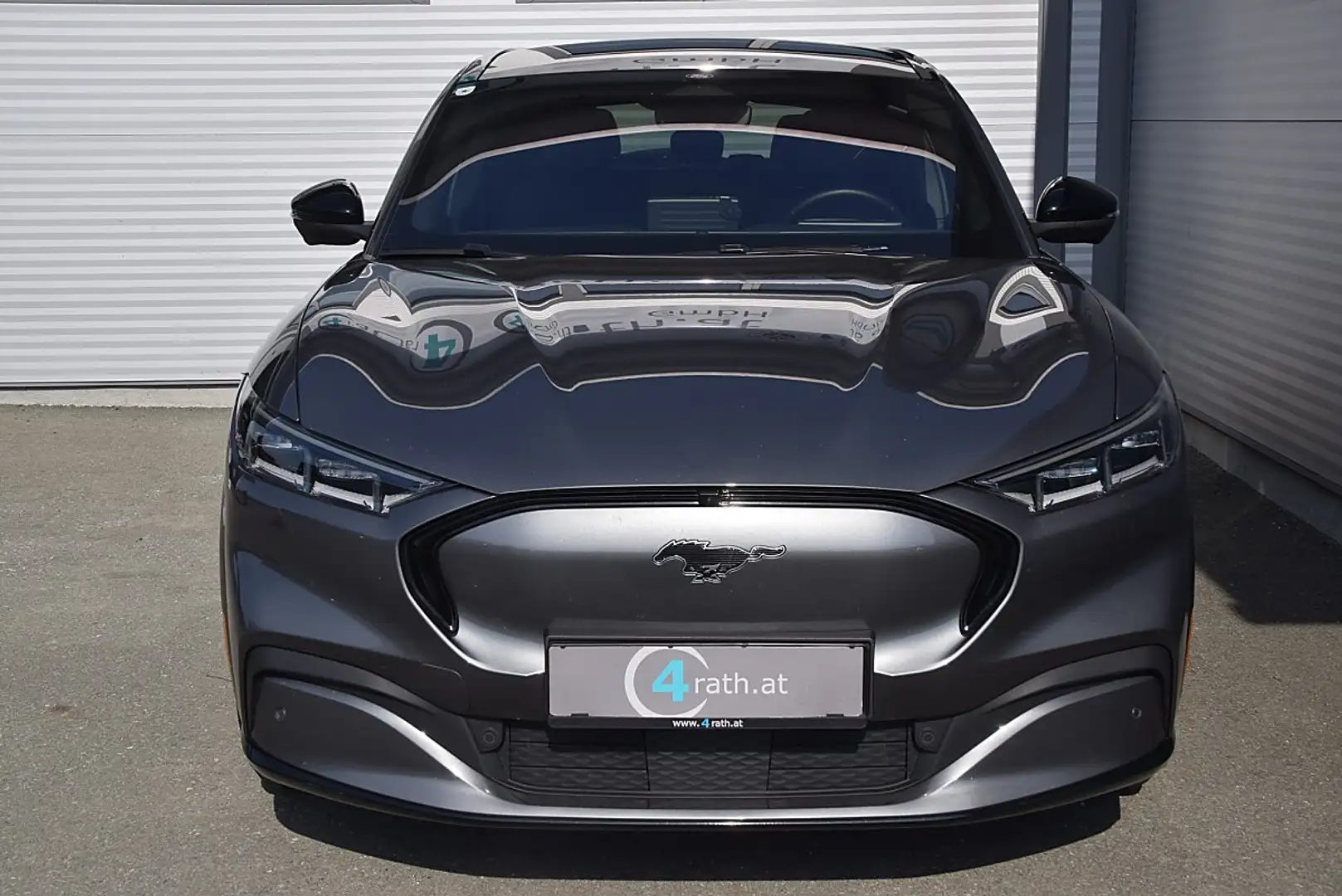 Ford Mustang Mach-E AWD Elektro Extended Range / NETTO: 24.066 € Grau - 2