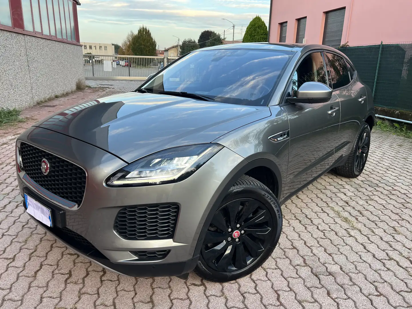 Jaguar E-Pace 2.0 i4 S AWD 249cv Auto Gris - 1